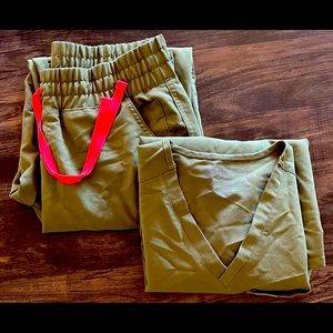 DARK OLIVE - FIGS scrub set